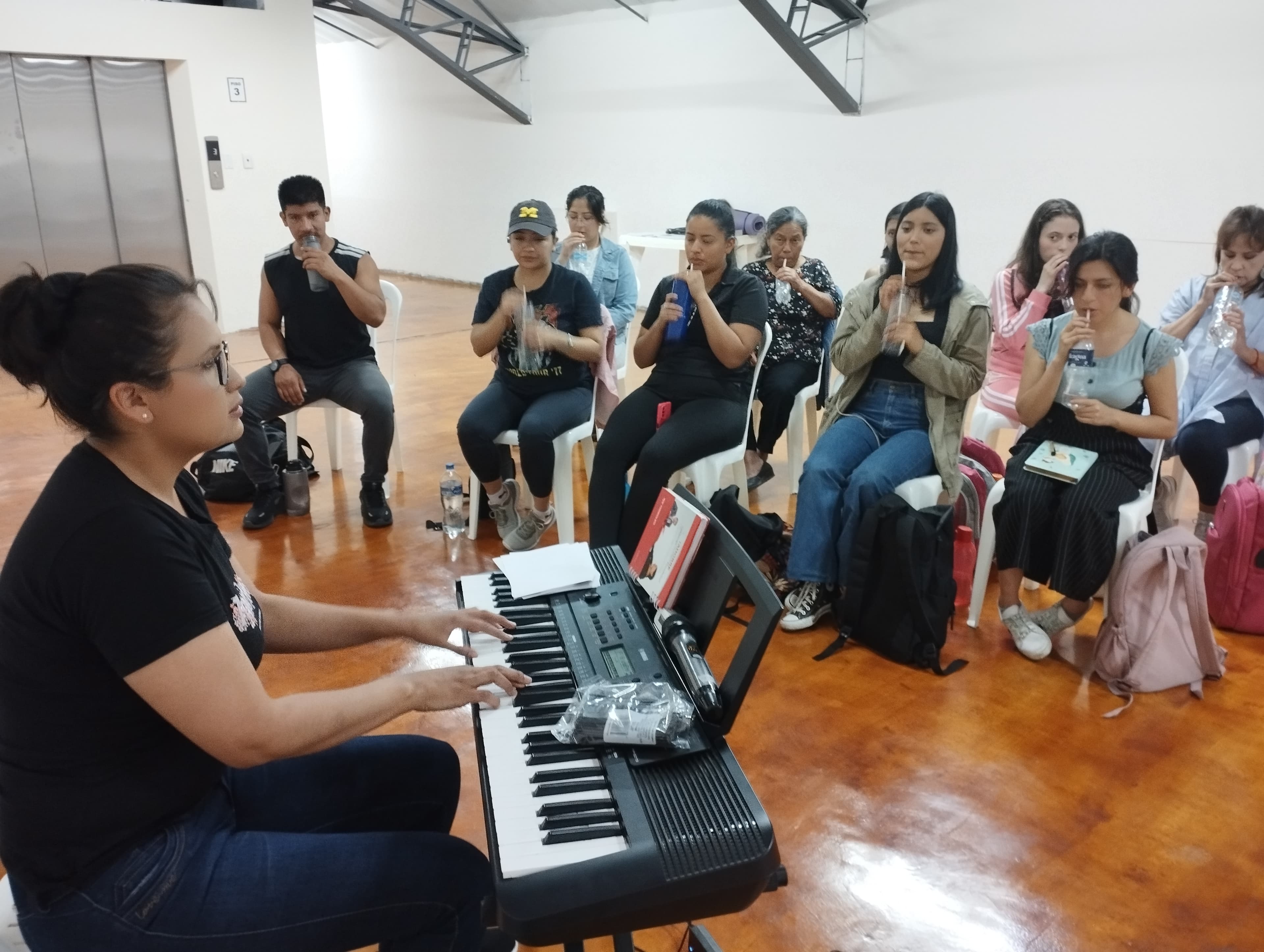 Participantes durante el taller